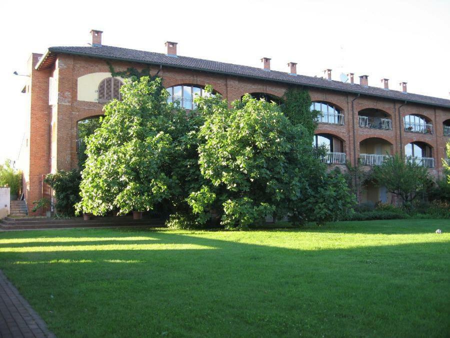 Cascina Radice Bed & Breakfast Arluno ภายนอก รูปภาพ