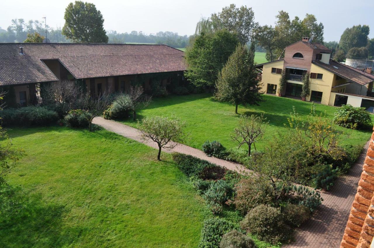Cascina Radice Bed & Breakfast Arluno ภายนอก รูปภาพ
