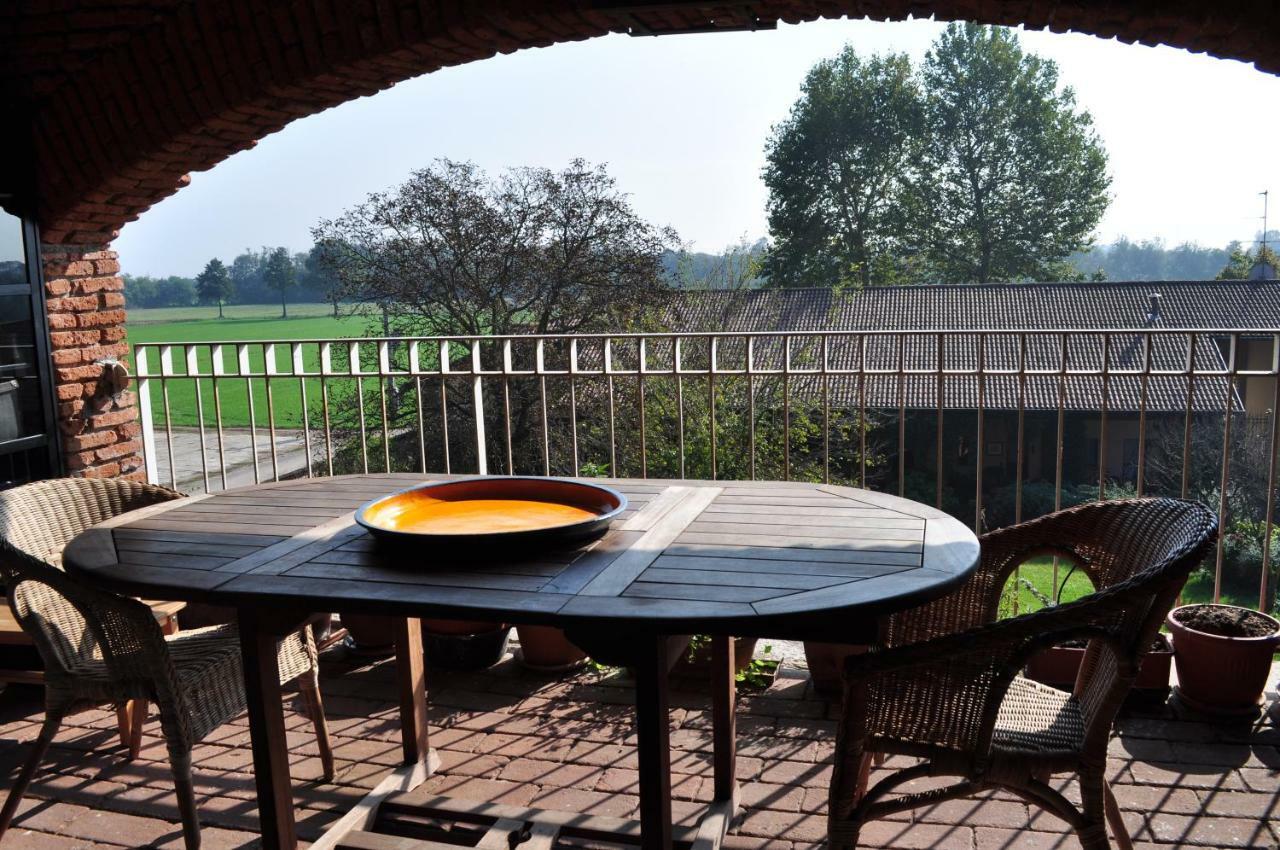 Cascina Radice Bed & Breakfast Arluno ภายนอก รูปภาพ